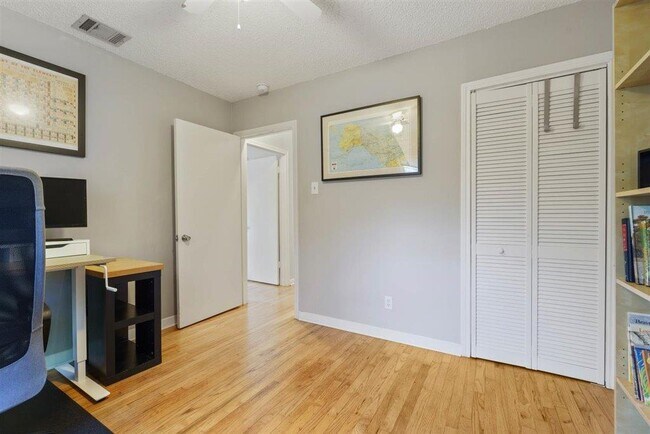 Building Photo - 5711 Chesterfield Ave