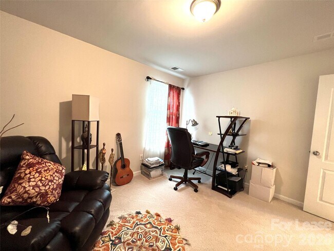 Building Photo - 1031 Winnett Dr