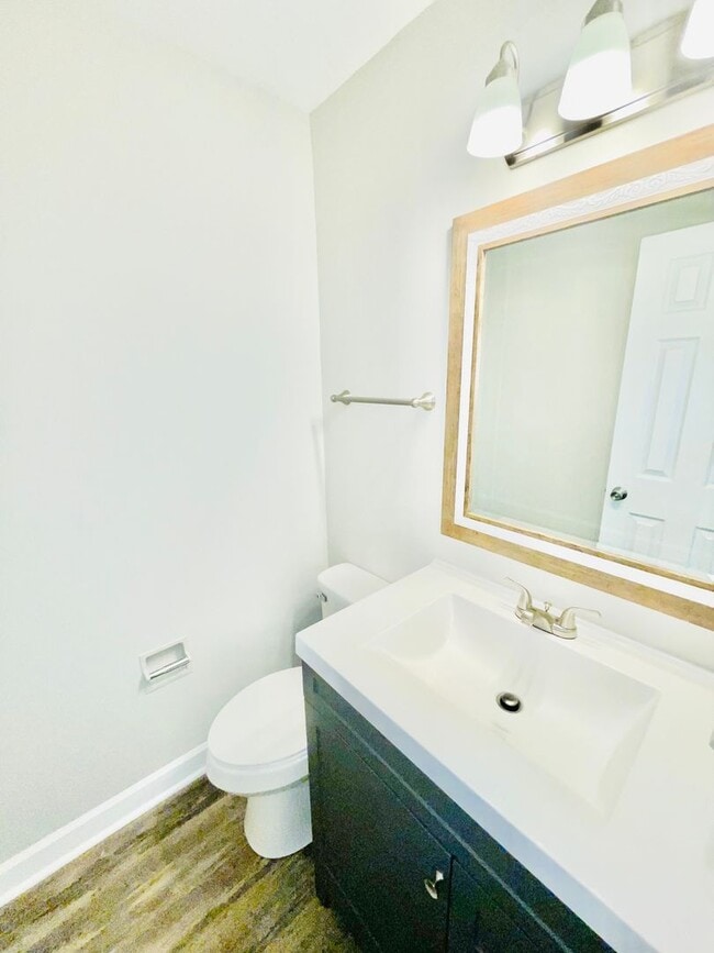 Building Photo - 3 bed 1.5 bath ranch style house *50% off the first month with a 12 month lease*