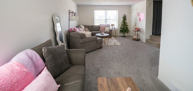 Building Photo - 915 Burcham Dr