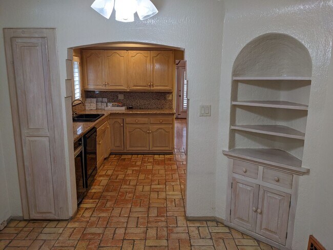 Building Photo - 316 Park Ave