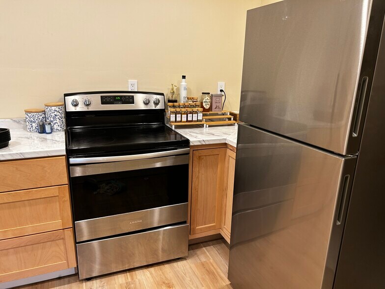 Kitchen - 2235 Sunset Dr