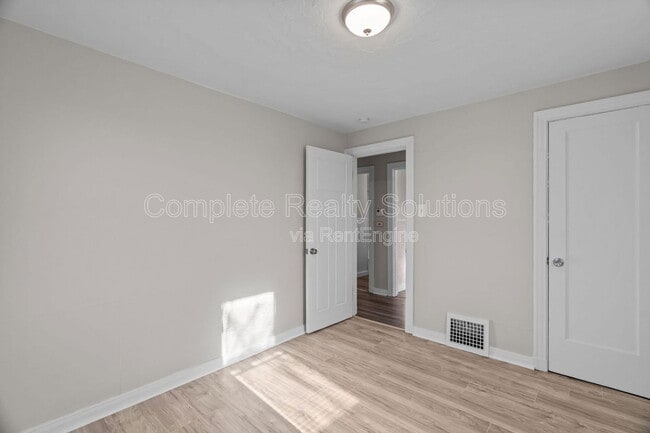 Building Photo - 4304 Springdale Ave