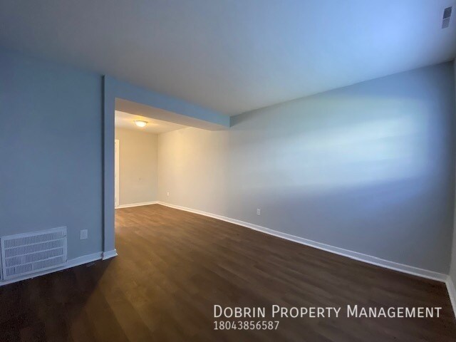 Building Photo - 2505 Lynhaven Ave