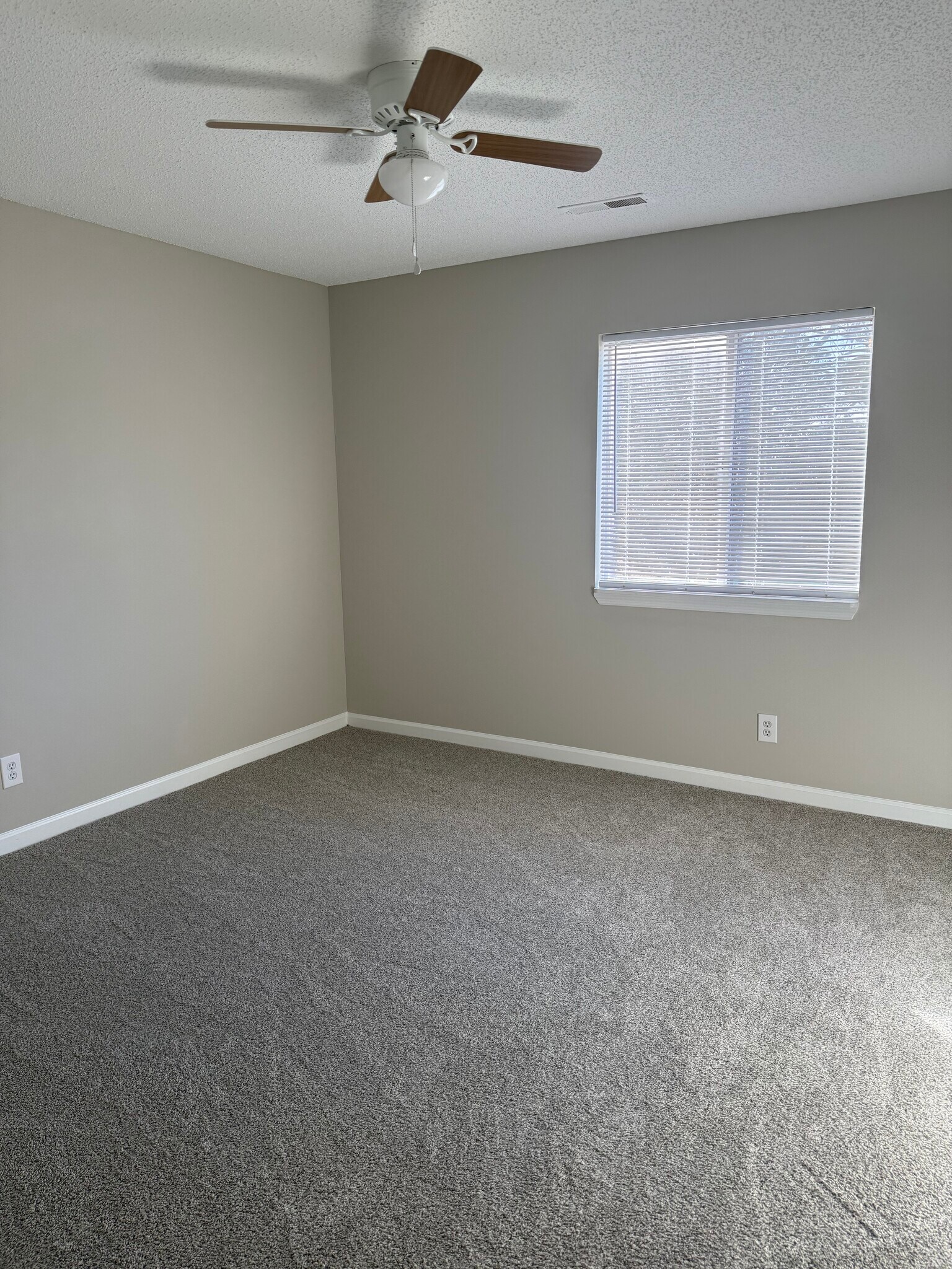 Building Photo - 440 Myrtle Greens Dr