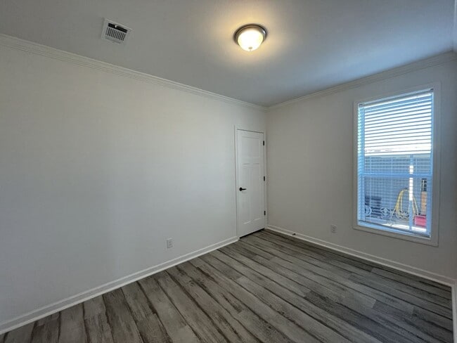 Building Photo - 409 Bimini