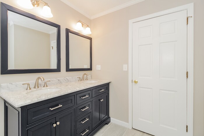 Building Photo - 302 Ridgedale Dr SE