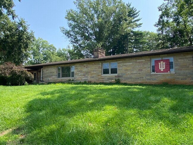 Building Photo - 200 E Glendora Dr