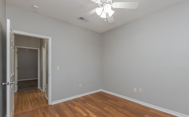 Building Photo - 5 Piedmont Cove