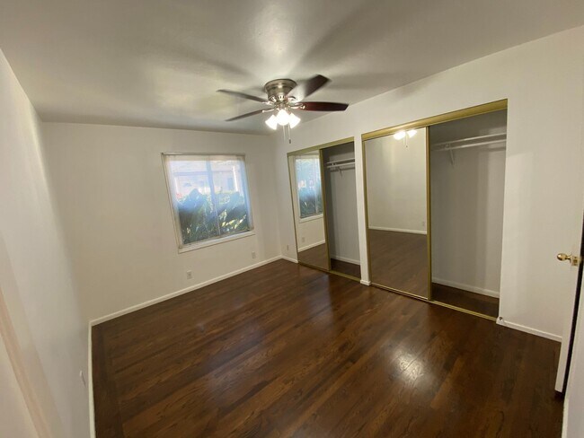Building Photo - G4 |  (GRUB IV) 921-923 South B Street