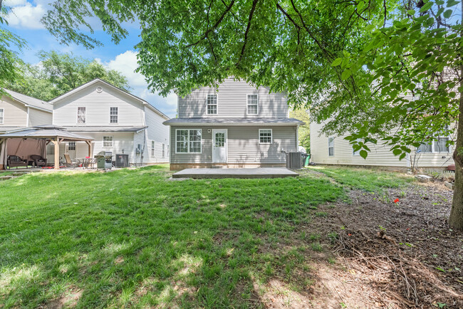 Building Photo - 8818 Sharonbrook Dr
