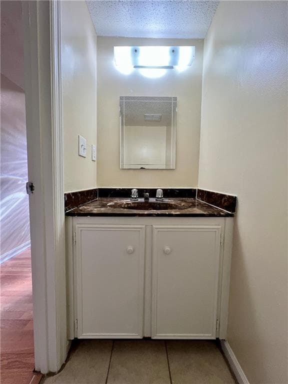 Building Photo - 3888 York Pl