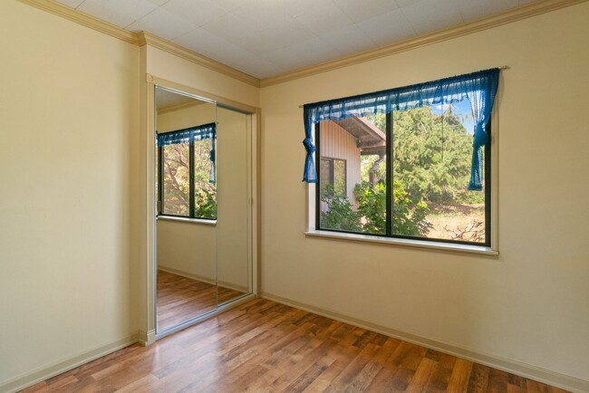 Building Photo - 3 Bedroom 1 Bath