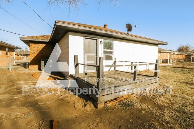 Building Photo - 742 Highland Pkwy