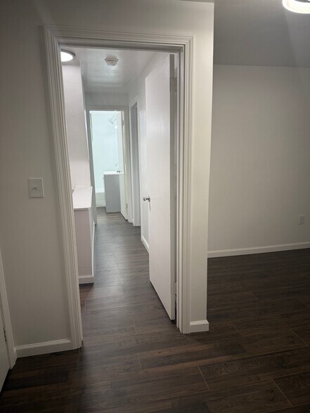 Building Photo - 1131 Knox St