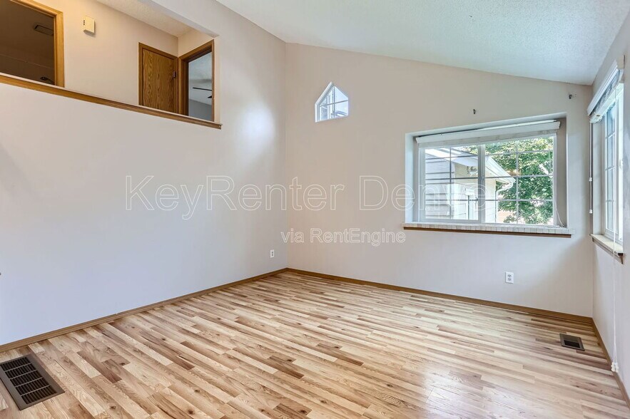 Building Photo - 460 E Arden Cir