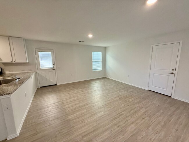 Building Photo - Beautiful Brand New 3/2 Home