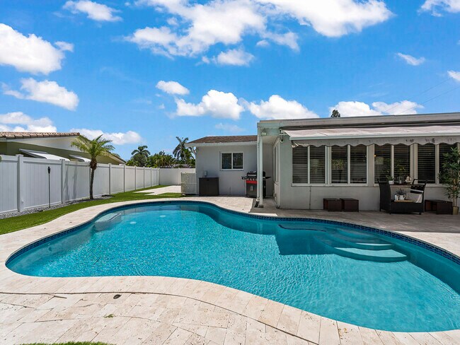 Building Photo - 801 SE 14th St