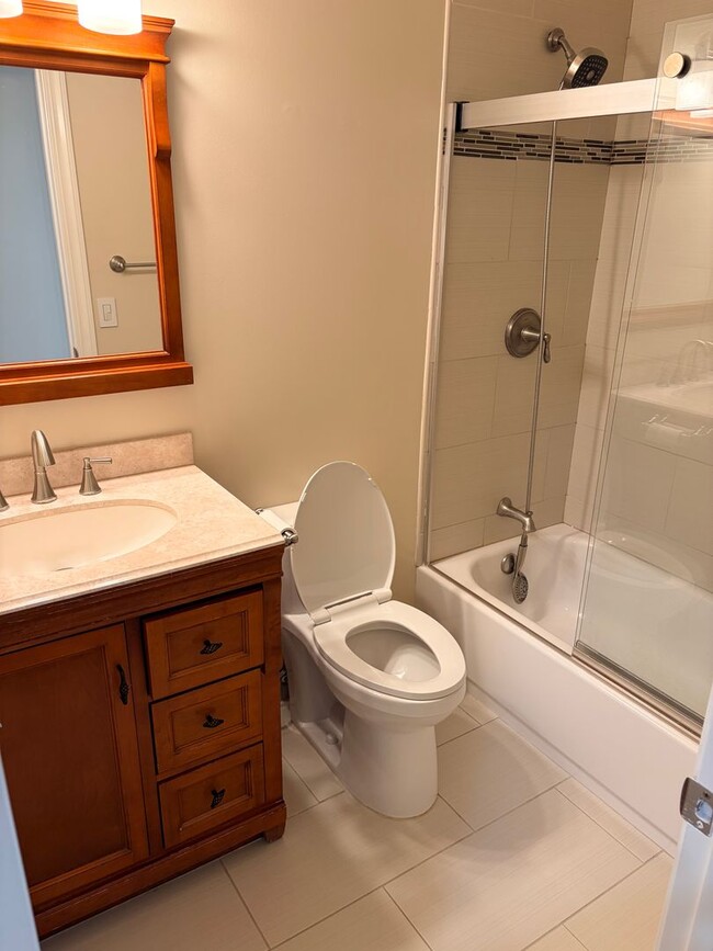Building Photo - Remodeled 3 Bedroom 2 Bath House in San Jose.