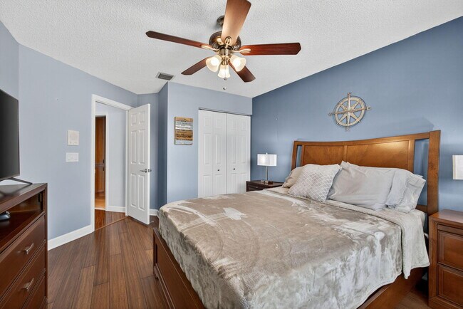 Building Photo - 3738 Old Lighthouse Cir