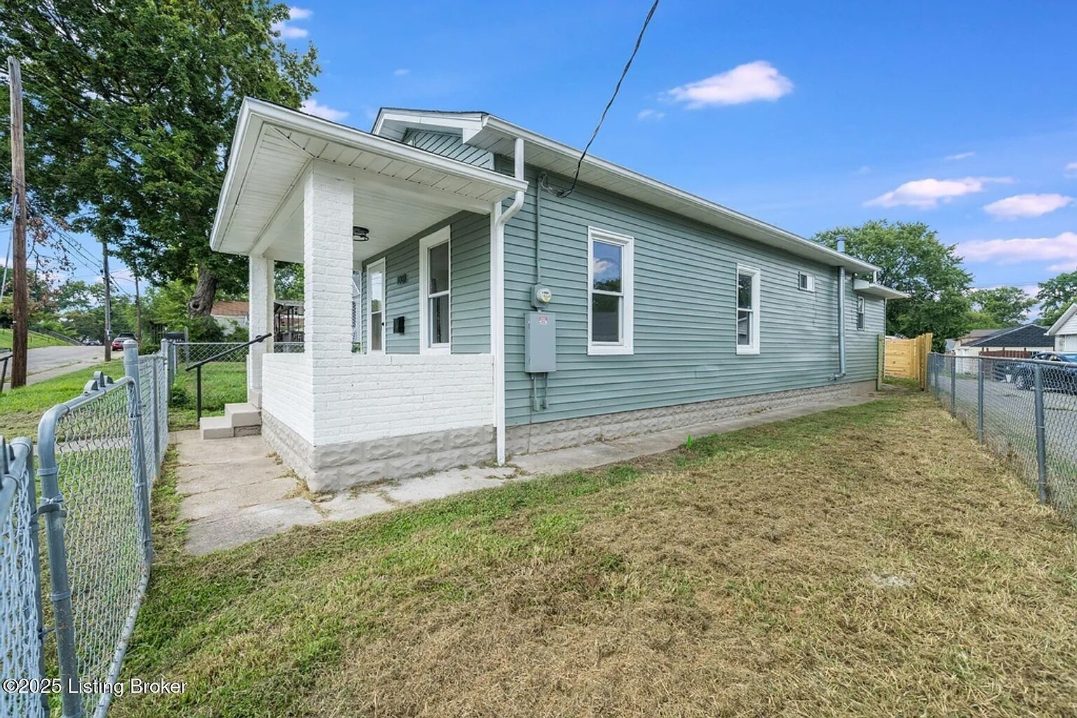 Building Photo - 1001 Lincoln Ave