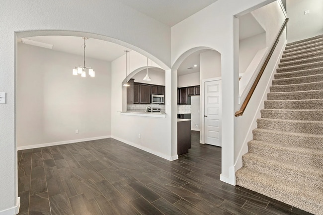 Building Photo - Creekside Curve