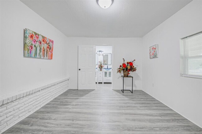 Building Photo - 7650 US-69
