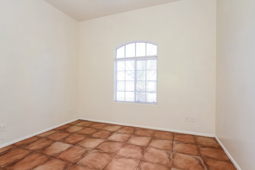 Building Photo - 10597 W Melinda Ln