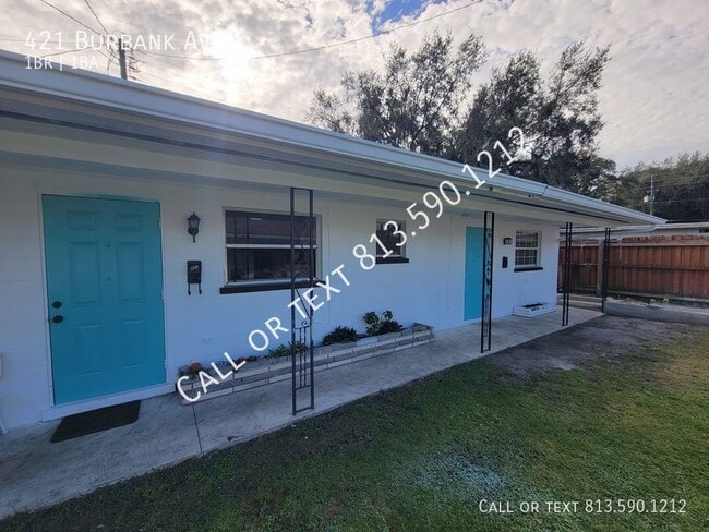 Building Photo - 421 Burbank Ave