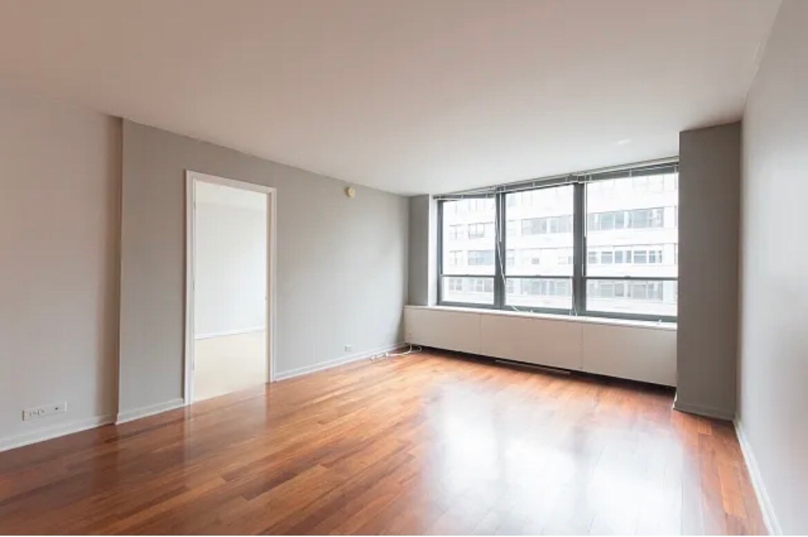 Building Photo - 222 E Pearson St