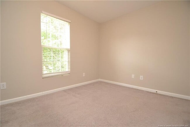 Building Photo - 600 Walnut Woods Dr