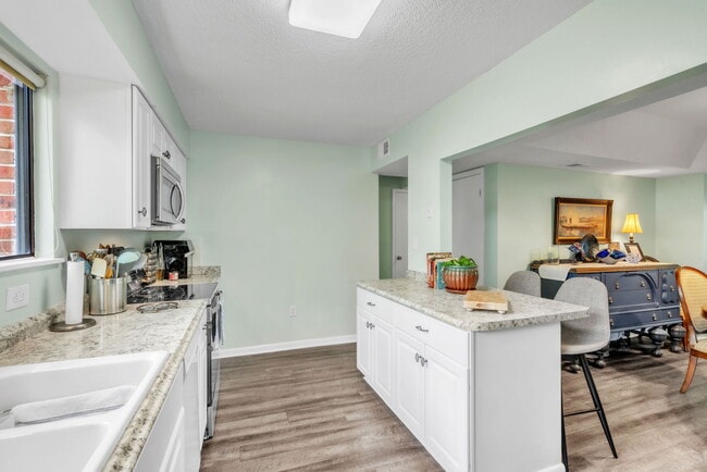 Building Photo - 87 Briarview Cir