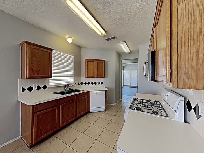 Building Photo - 4890 Lodgepole Ln