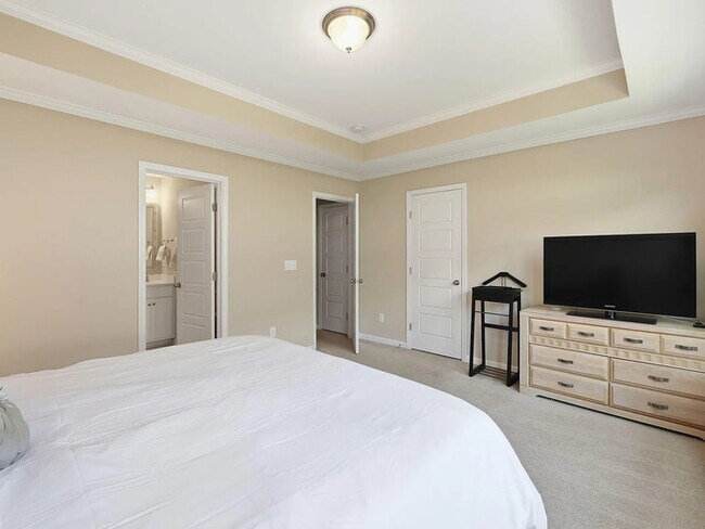 Building Photo - Lease OR Lease to Own