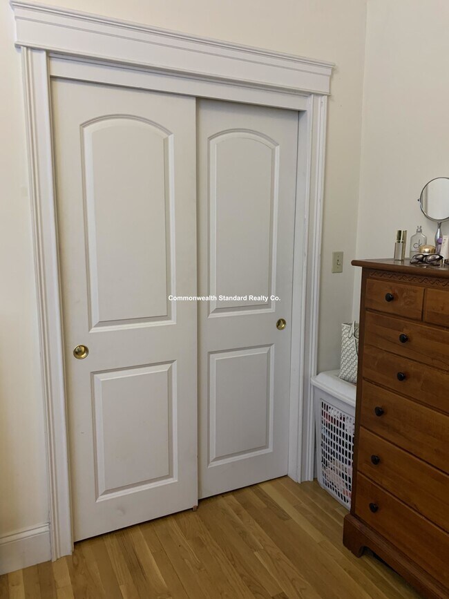 Building Photo - 76 Quint Ave