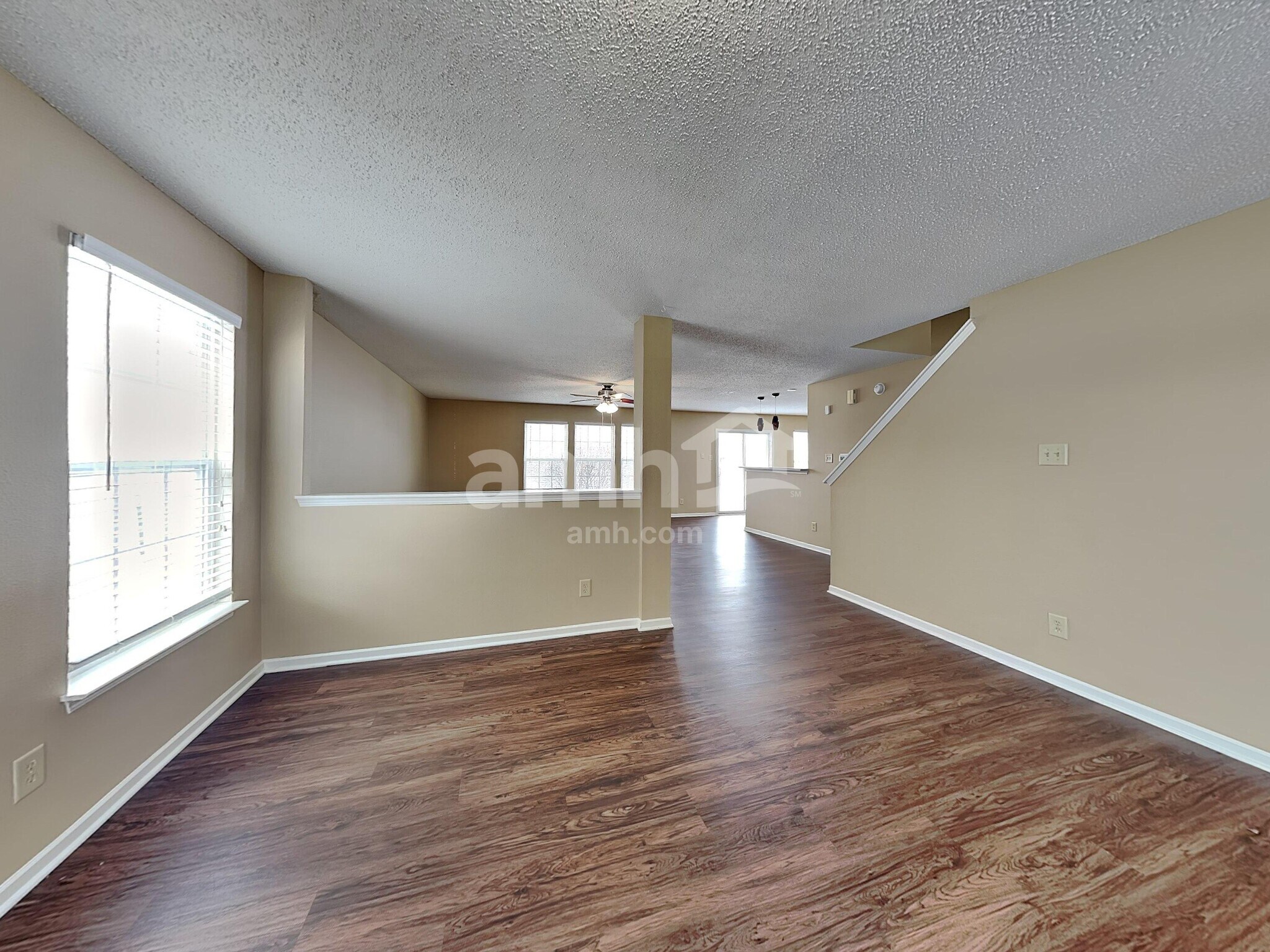 Building Photo - 5862 N Quincy Dr