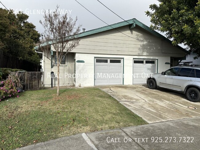 Primary Photo - Well Kept 2 Bed, 1.5 Bath Duplex in great ...