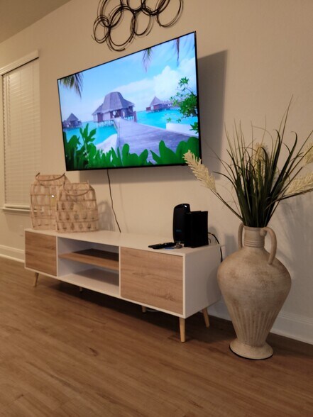 Building Photo - 13810 Enzo Gate