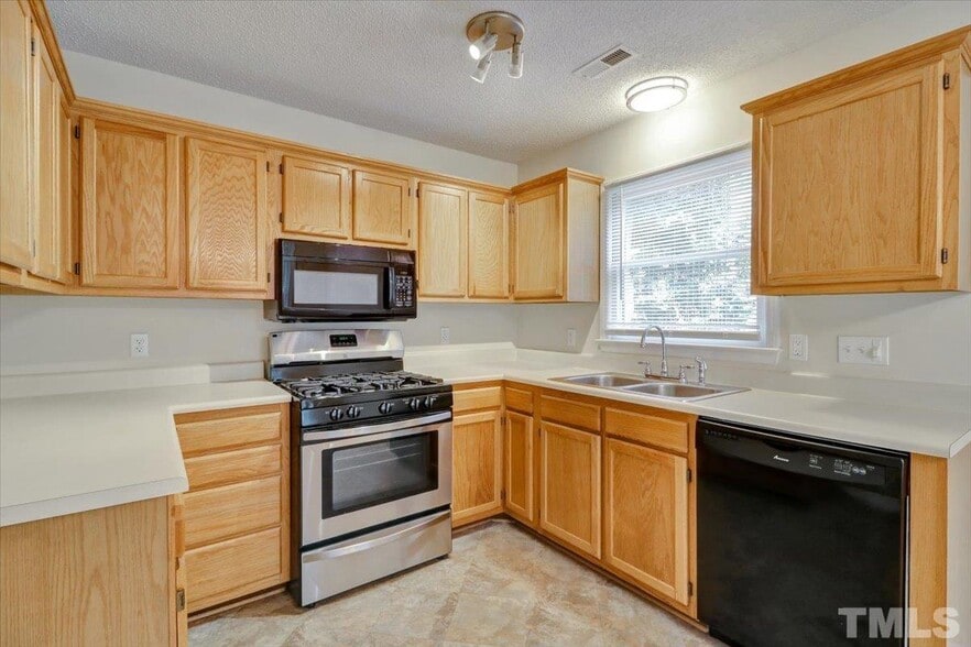 Building Photo - 1512 Kempsey Cir