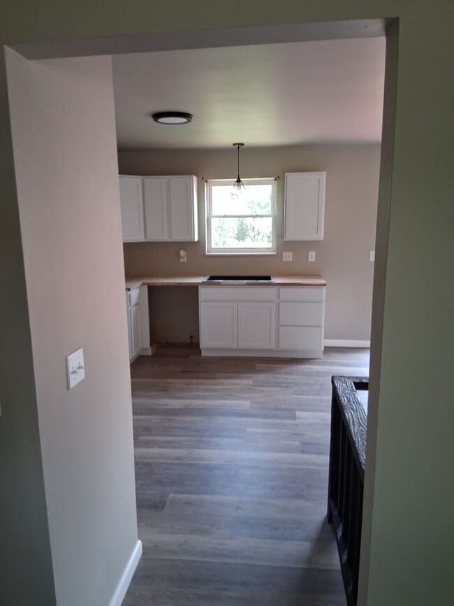 Building Photo - 3 Bed House in St. Peter's MO