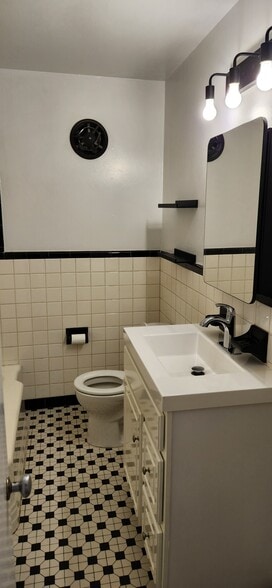Bathroom - 1805 Shady Ln