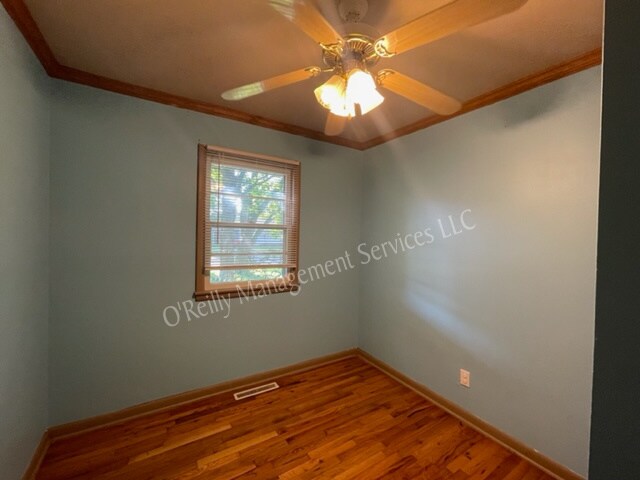 Building Photo - 3255 S Parkview Ave