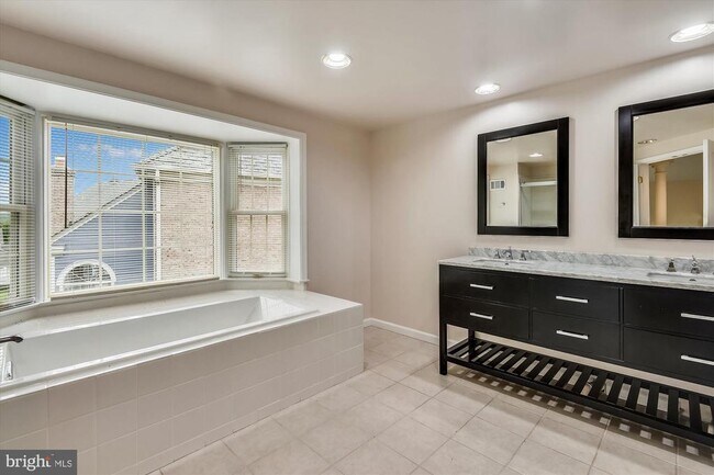 Building Photo - 9715 Middleton Ridge Rd