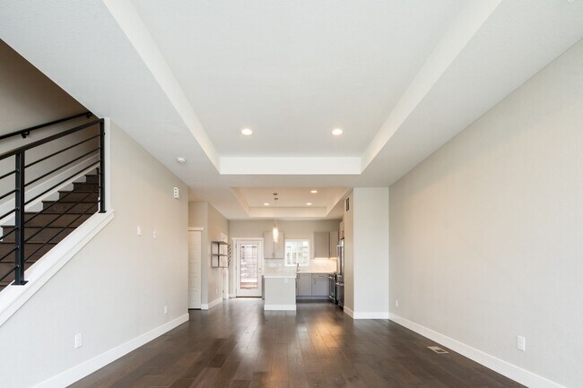 Building Photo - Modern 3 bed / 4 bath, 3 story townhome!