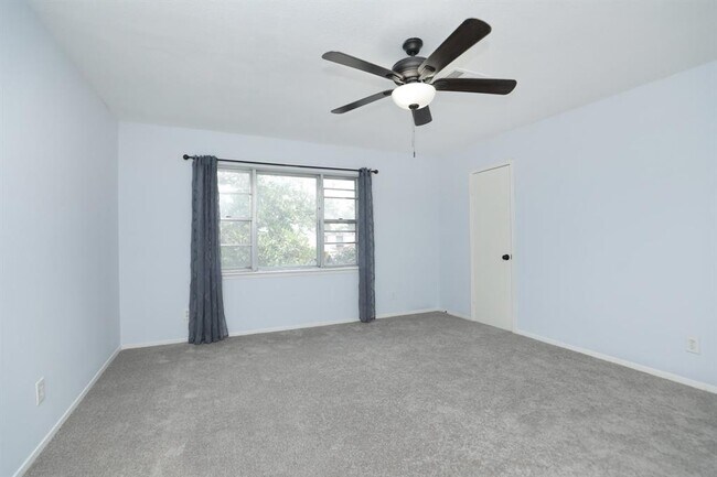 Building Photo - 8202 Fondren Rd