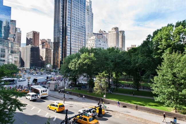 Building Photo - 230 Central Park S