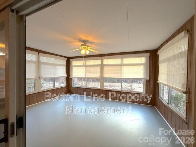 Building Photo - 9419 Brenda Ann Rd