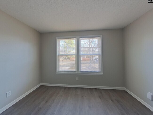 Building Photo - 2308 S Partridge Cir