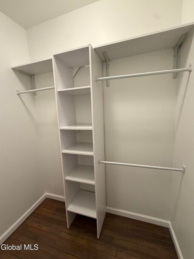 Building Photo - 346 Madison Ave