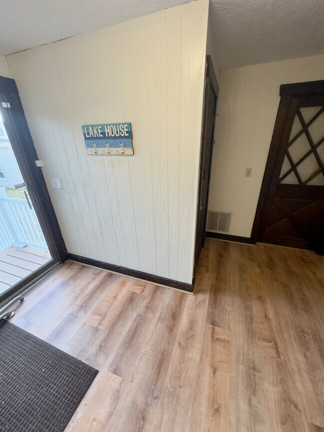 Building Photo - 2 A Cedar Dr